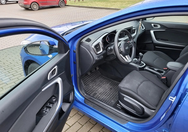 Kia Ceed cena 50500 przebieg: 76000, rok produkcji 2019 z Sztum małe 211